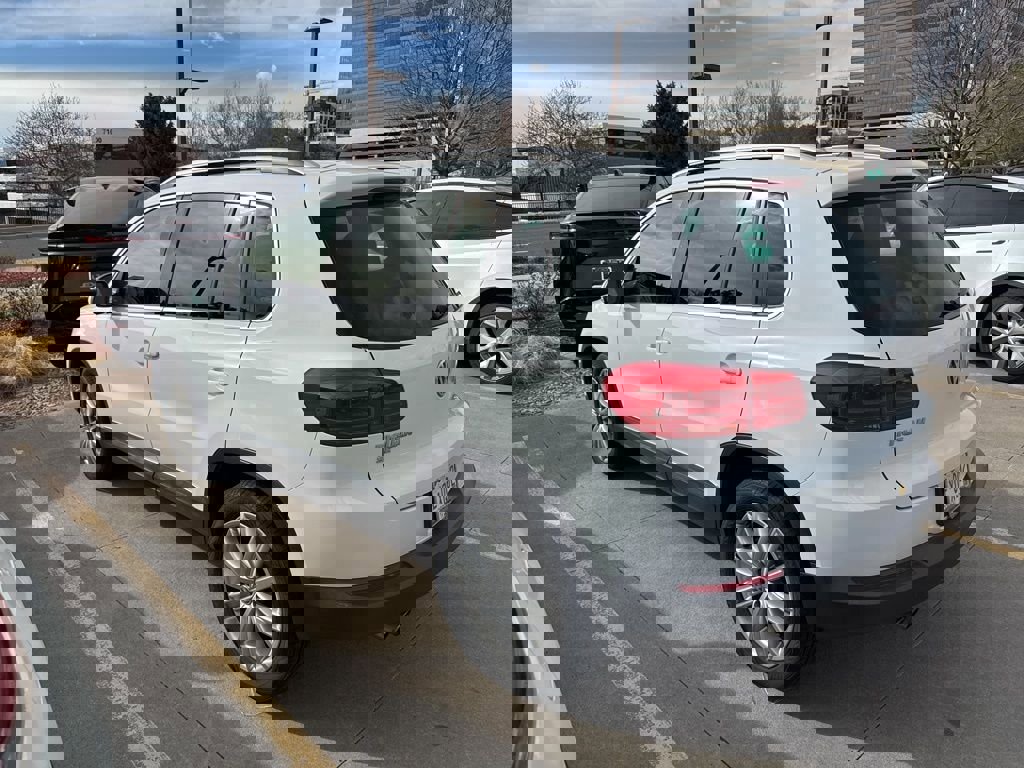 Used 2016 Volkswagen Tiguan SE image 4