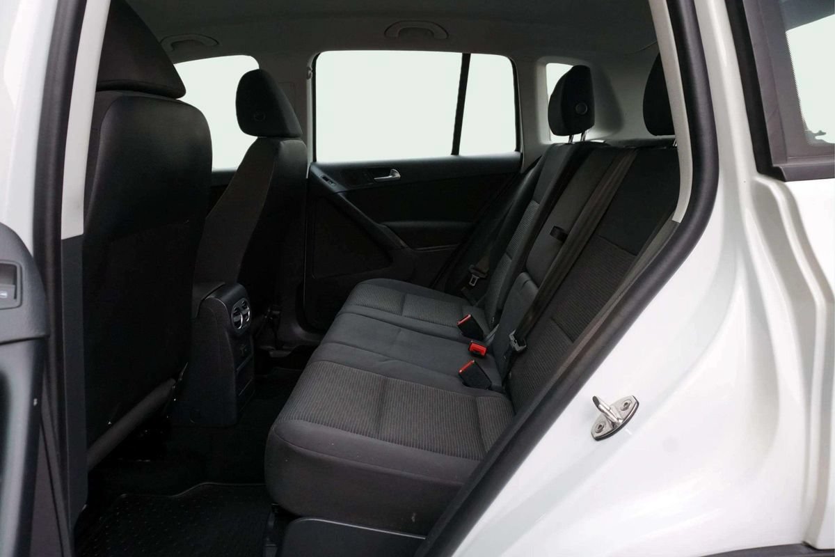 Used 2017 Volkswagen Tiguan Limited w/ Premium Package AWD/4WD image 16