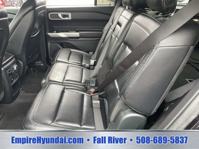 Used 2020 Ford Explorer XLT w/ Equipment Group 202A AWD/4WD image 16