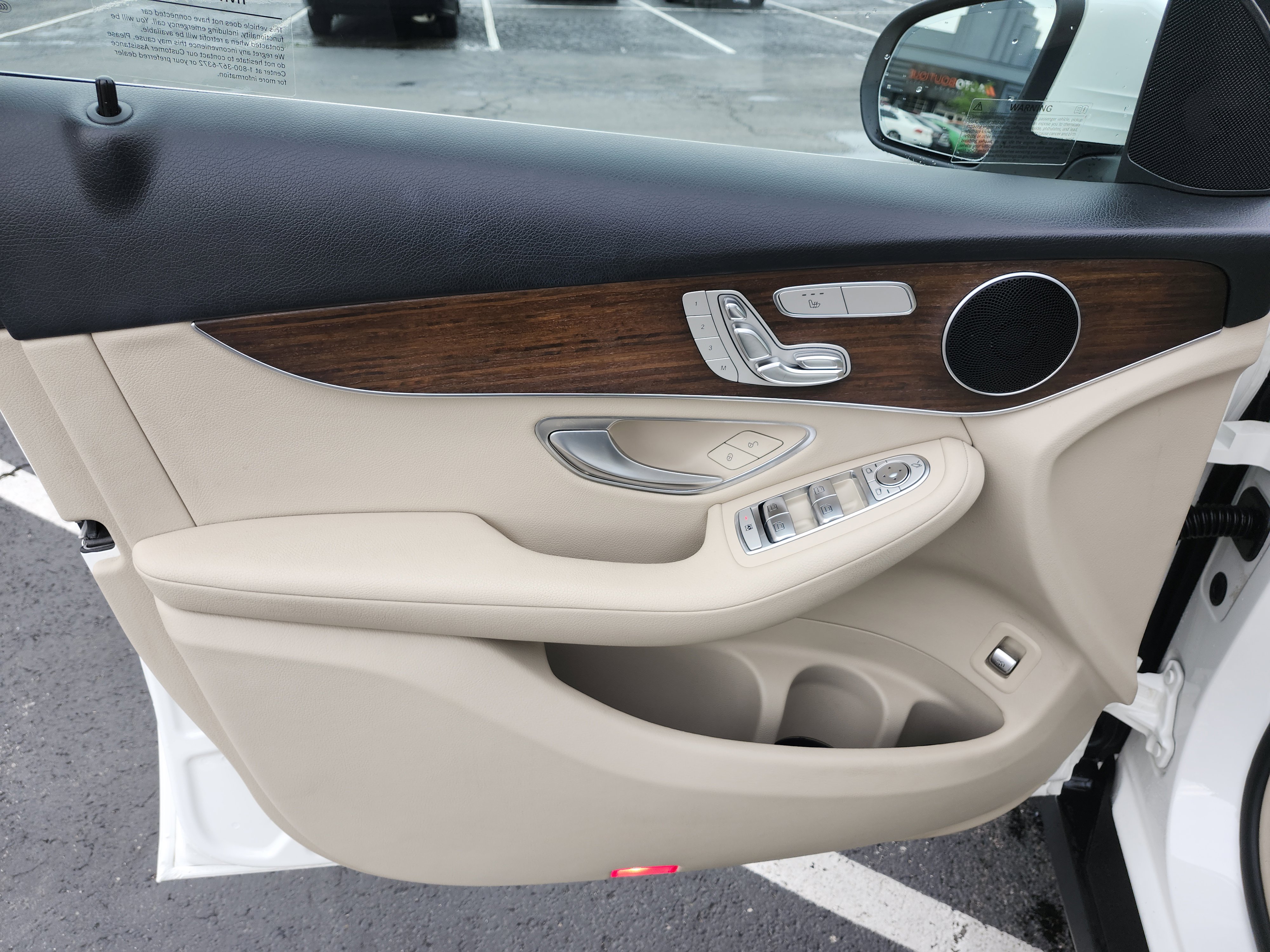 Used 2021 Mercedes-Benz GLC 300 4MATIC image 23