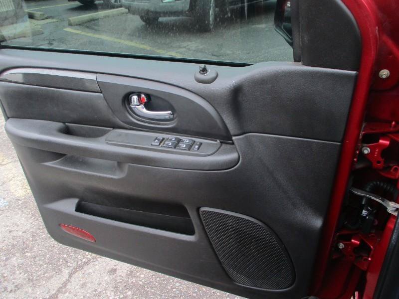 Used 2005 GMC Envoy SLE AWD/4WD image 14