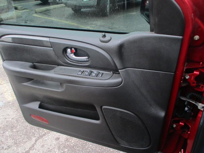 Used 2005 GMC Envoy SLE AWD/4WD image 14