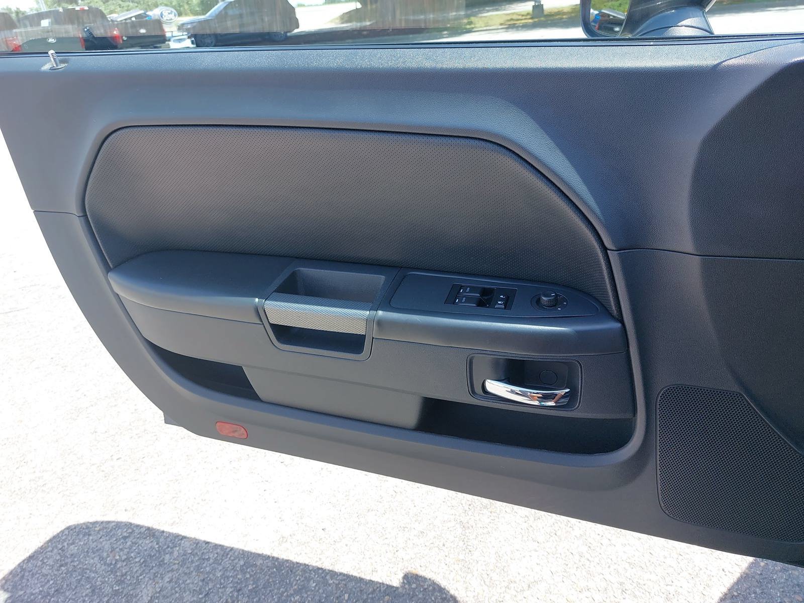 Used 2014 Dodge Challenger R/T RWD image 28