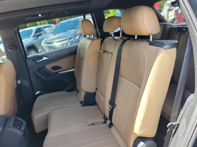 Used 2024 Volkswagen Tiguan SE FWD image 12