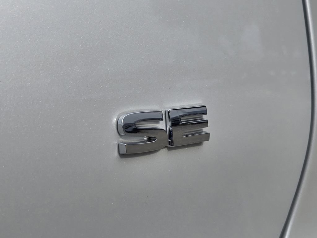 New 2026 Mitsubishi Outlander SE image 8