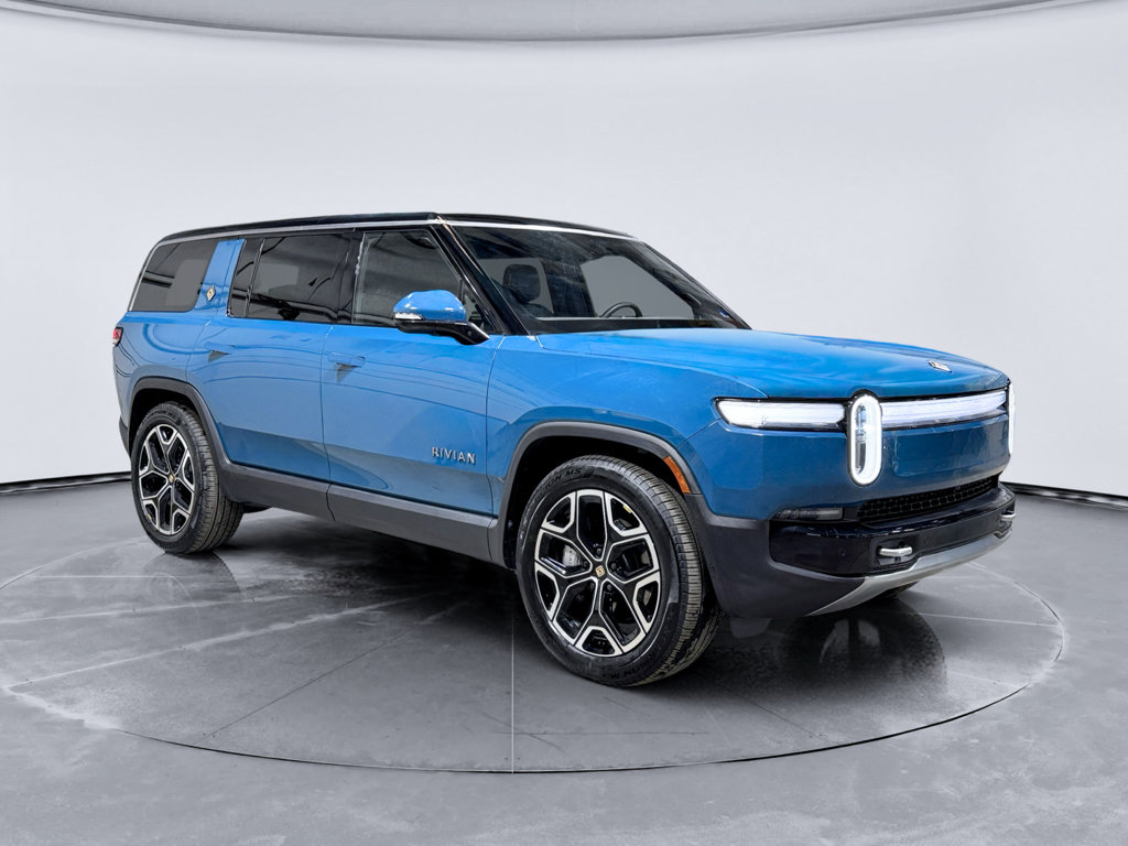 Used 2025 Rivian R1S Adventure AWD/4WD image 4