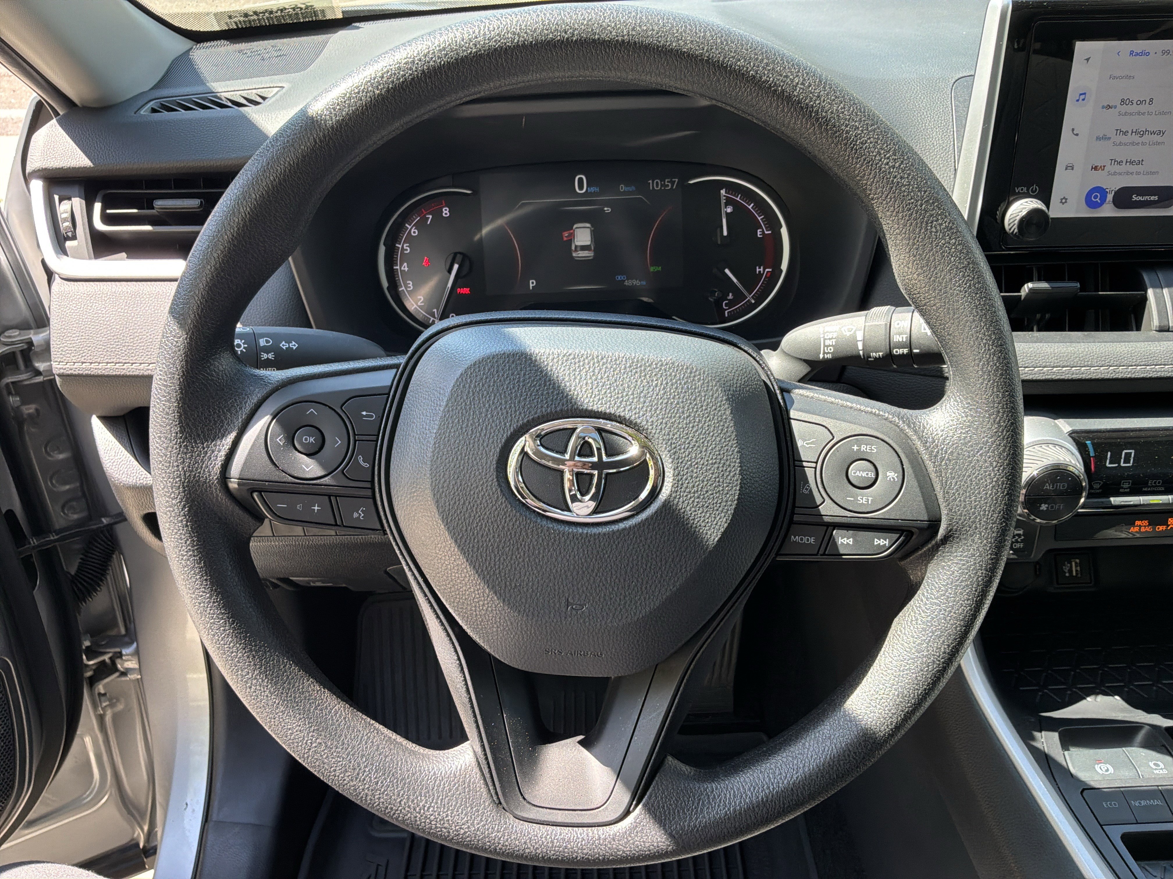 Used 2025 Toyota RAV4 XLE w/ Convenience Package FWD image 18
