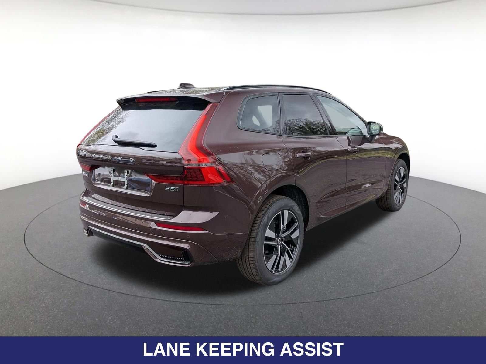 New 2026 Volvo XC60 B5 Plus w/ Protection Package Premier AWD/4WD image 5