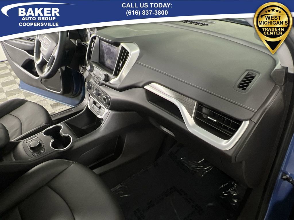 Used 2024 GMC Terrain SLT w/ Elevation Edition image 29