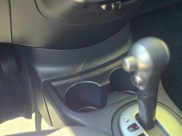 Used 2015 Nissan Versa SV FWD image 27