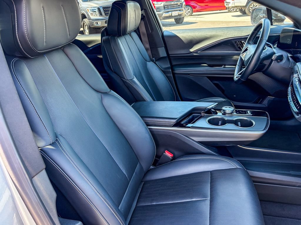 Certified 2024 Cadillac Lyriq Luxury RWD image 32
