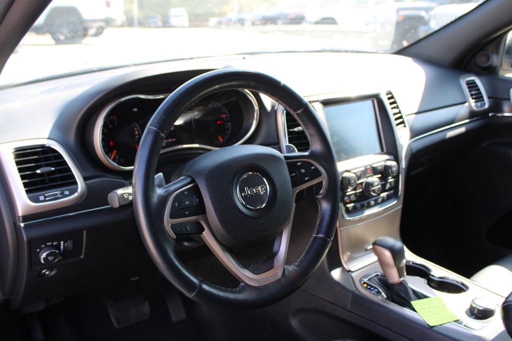 Used 2017 Jeep Grand Cherokee Limited AWD/4WD image 31