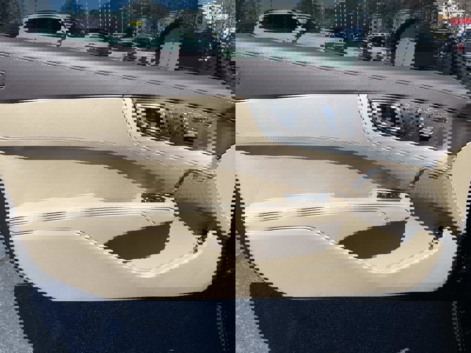 Used 2015 Mercedes-Benz SL 63 AMG w/ Driver Assistance Package image 43