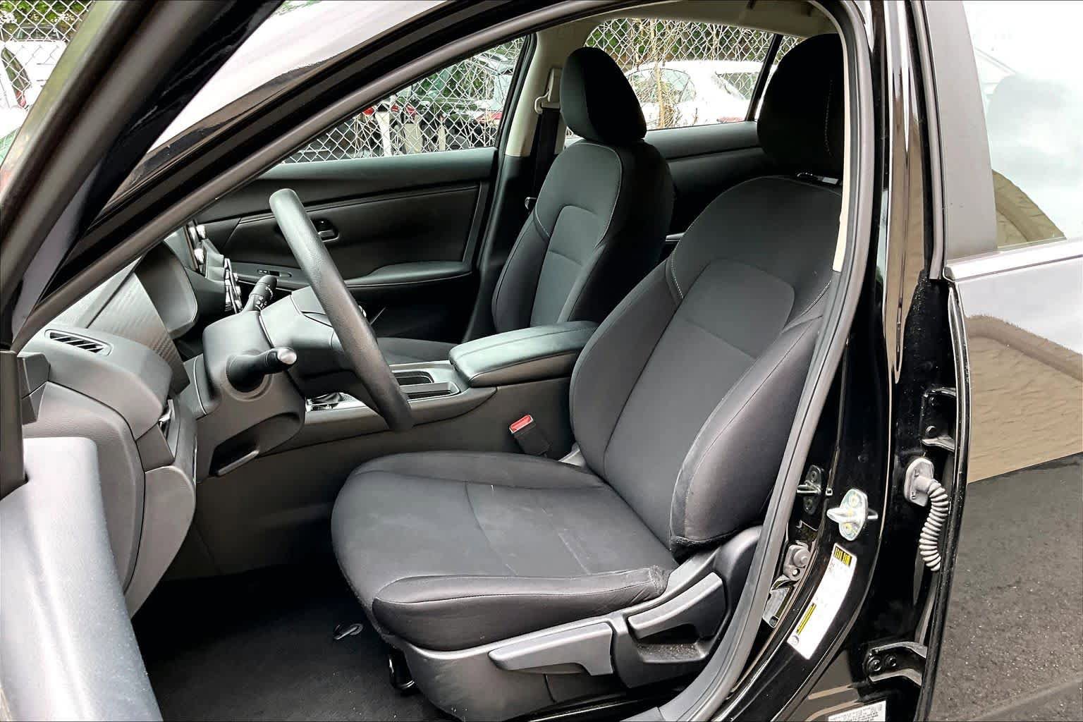 Used 2024 Nissan Sentra S FWD image 8