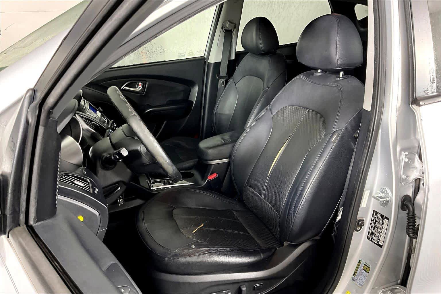 Used 2012 Hyundai Tucson Limited FWD image 7