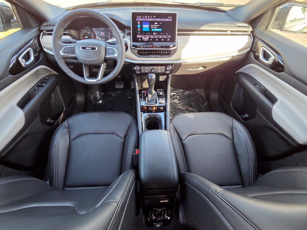 Used 2025 Jeep Compass Limited AWD/4WD image 25