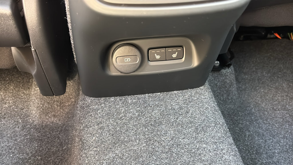 New 2026 Volvo XC40 B5 Ultra w/ Protection Package Premier AWD/4WD image 9