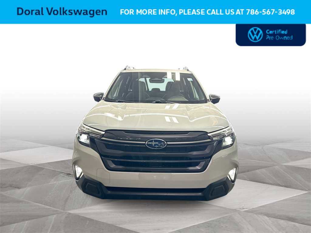 Used 2025 Subaru Forester Premium image 3