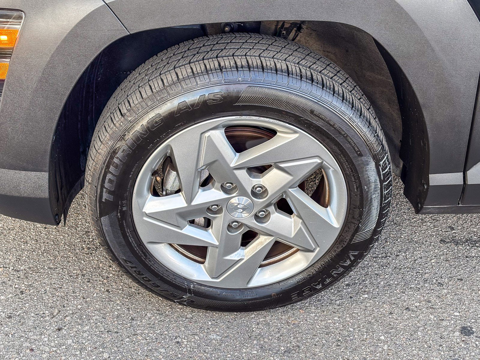 Used 2024 Hyundai Kona SE image 12