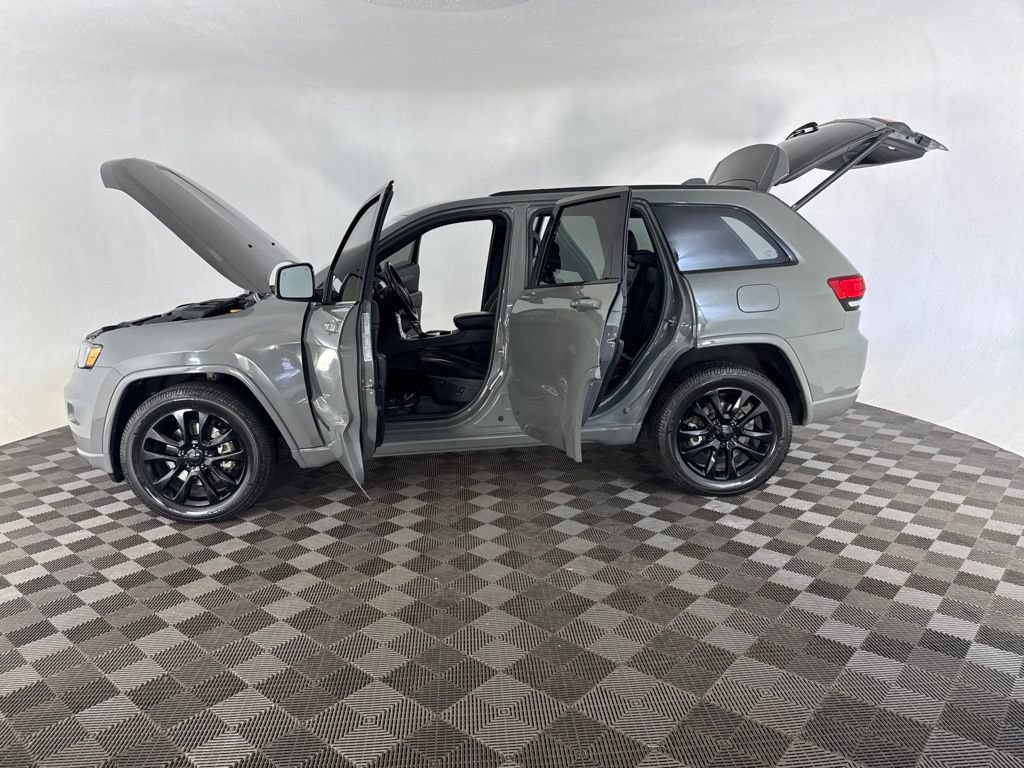 Used 2021 Jeep Grand Cherokee Laredo X AWD/4WD image 10