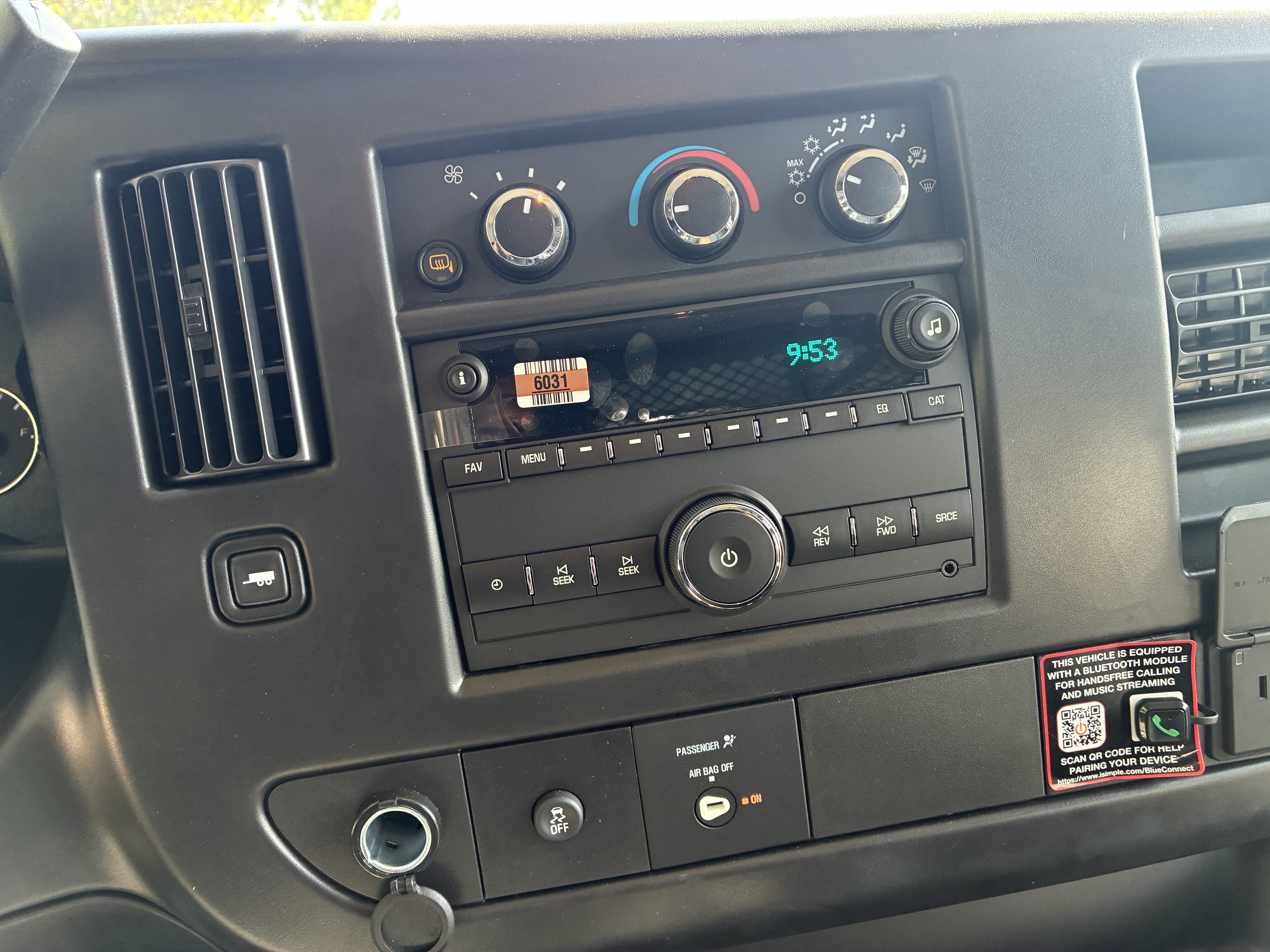 New 2026 Chevrolet Express 2500 Extended w/ Driver Convenience Package RWD image 36