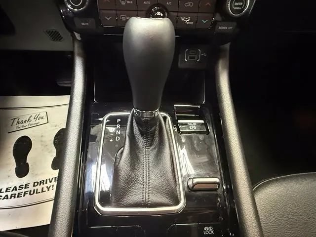 Used 2025 Jeep Compass Limited AWD/4WD image 18