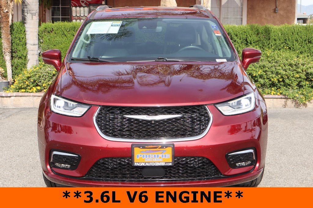 Used 2021 Chrysler Pacifica Touring-L w/ Uconnect Theater Family Group image 3