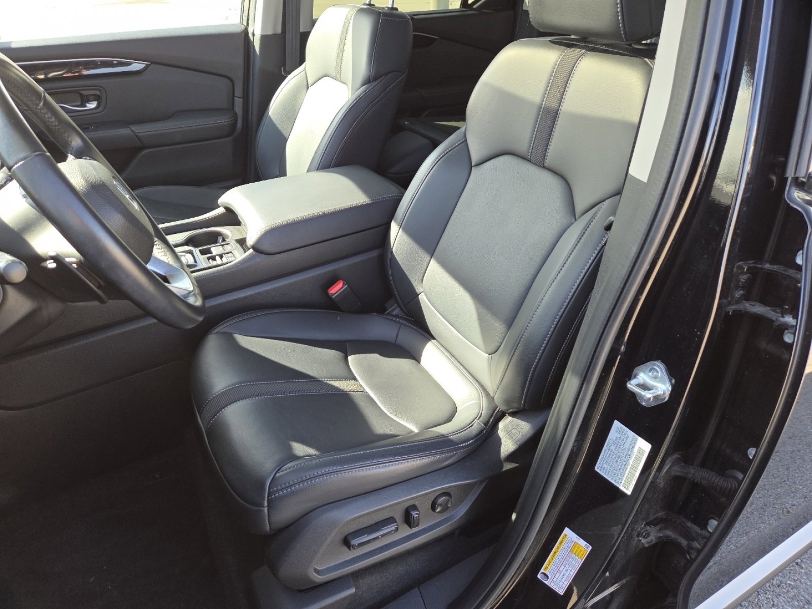 Used 2023 Honda Pilot Touring image 26