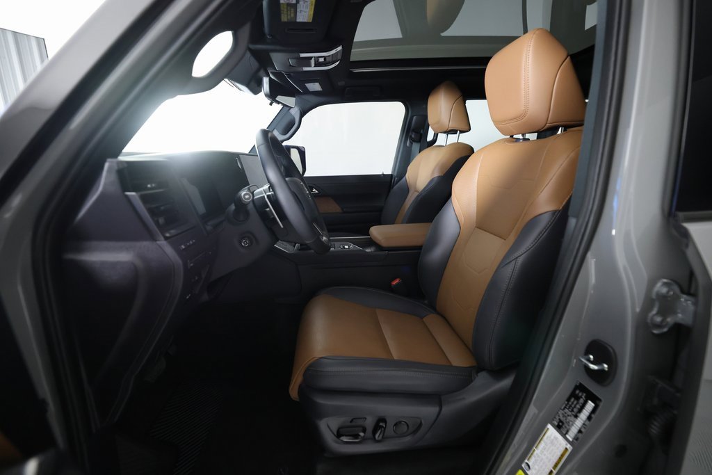 Used 2025 Lexus GX 550 image 19