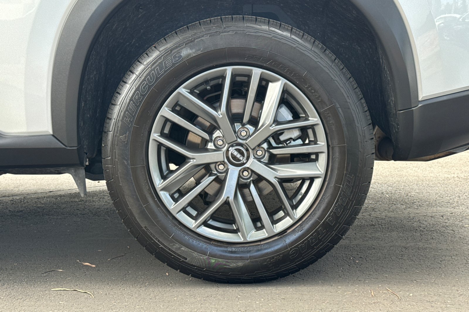 Used 2024 Nissan Rogue S FWD image 27