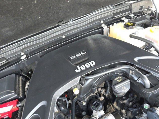 Used 2020 Jeep Wrangler Unlimited Sahara image 49