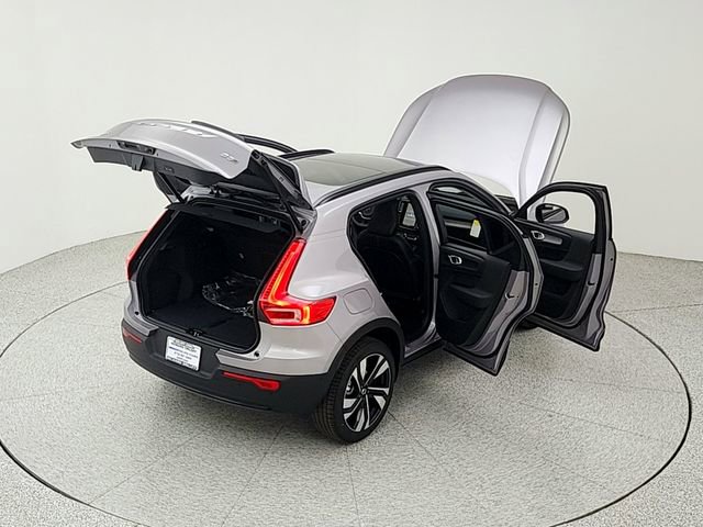 New 2026 Volvo XC40 B5 Plus w/ Climate Package AWD/4WD image 39