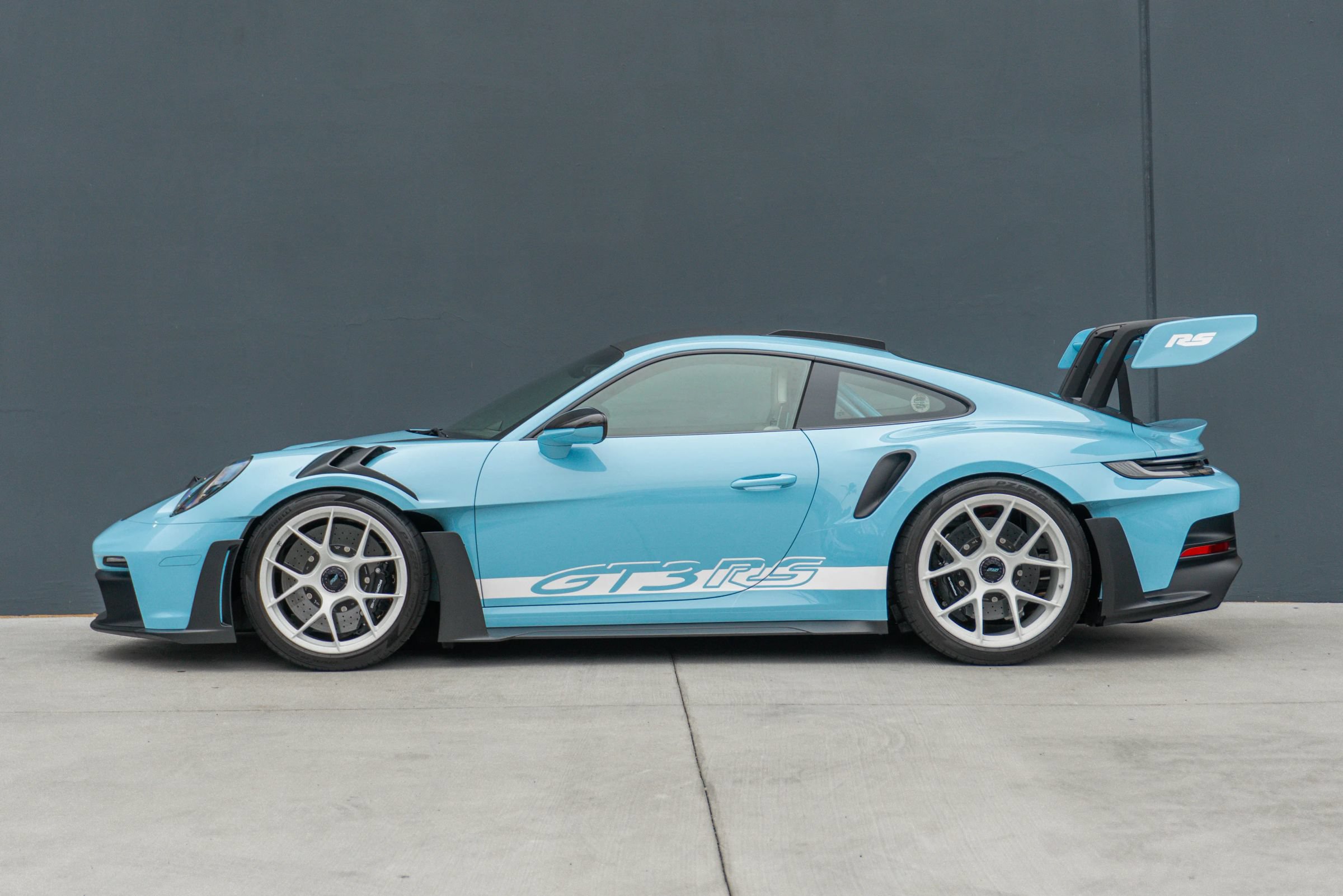 Used 2024 Porsche 911 GT3 RS RWD image 2