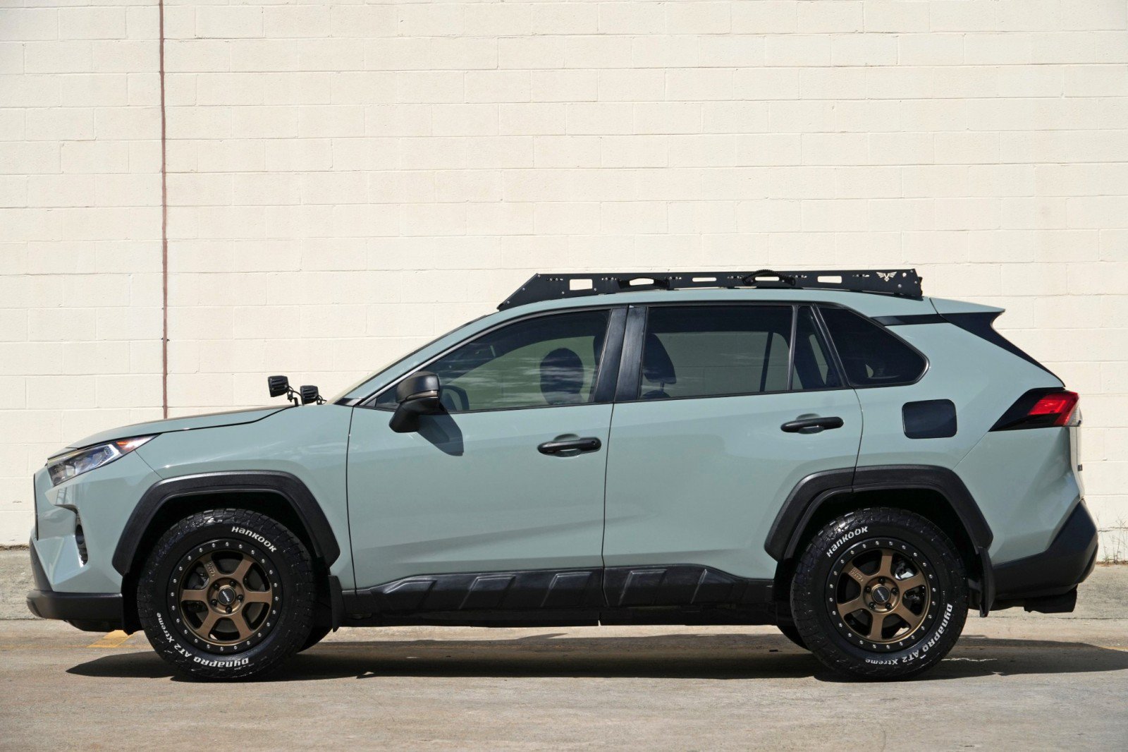Used 2021 Toyota RAV4 XLE AWD/4WD image 8
