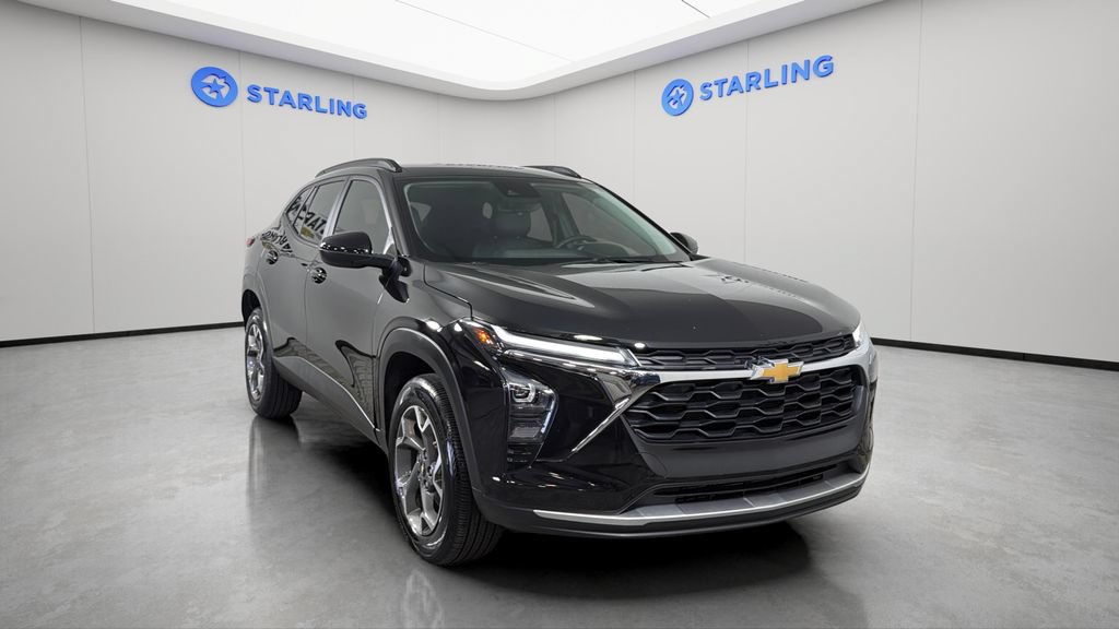 Certified 2025 Chevrolet Trax LT w/ Driver Confidence Package FWD image 14