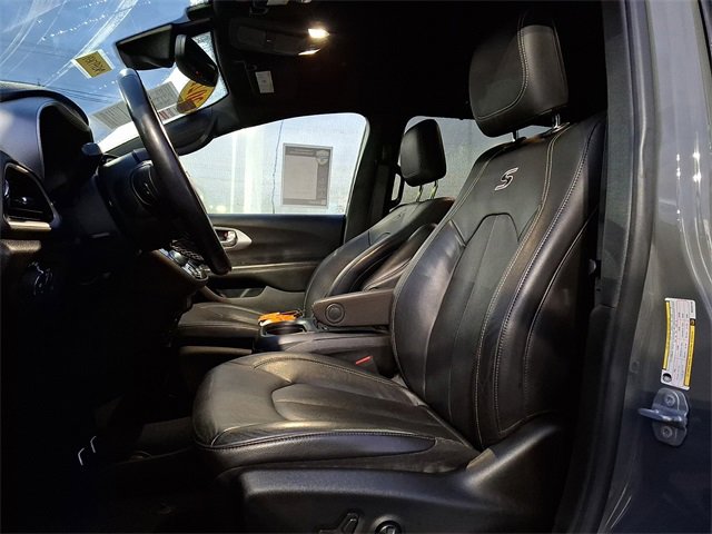 Used 2021 Chrysler Pacifica Touring-L w/ Uconnect Theater Family Group image 20