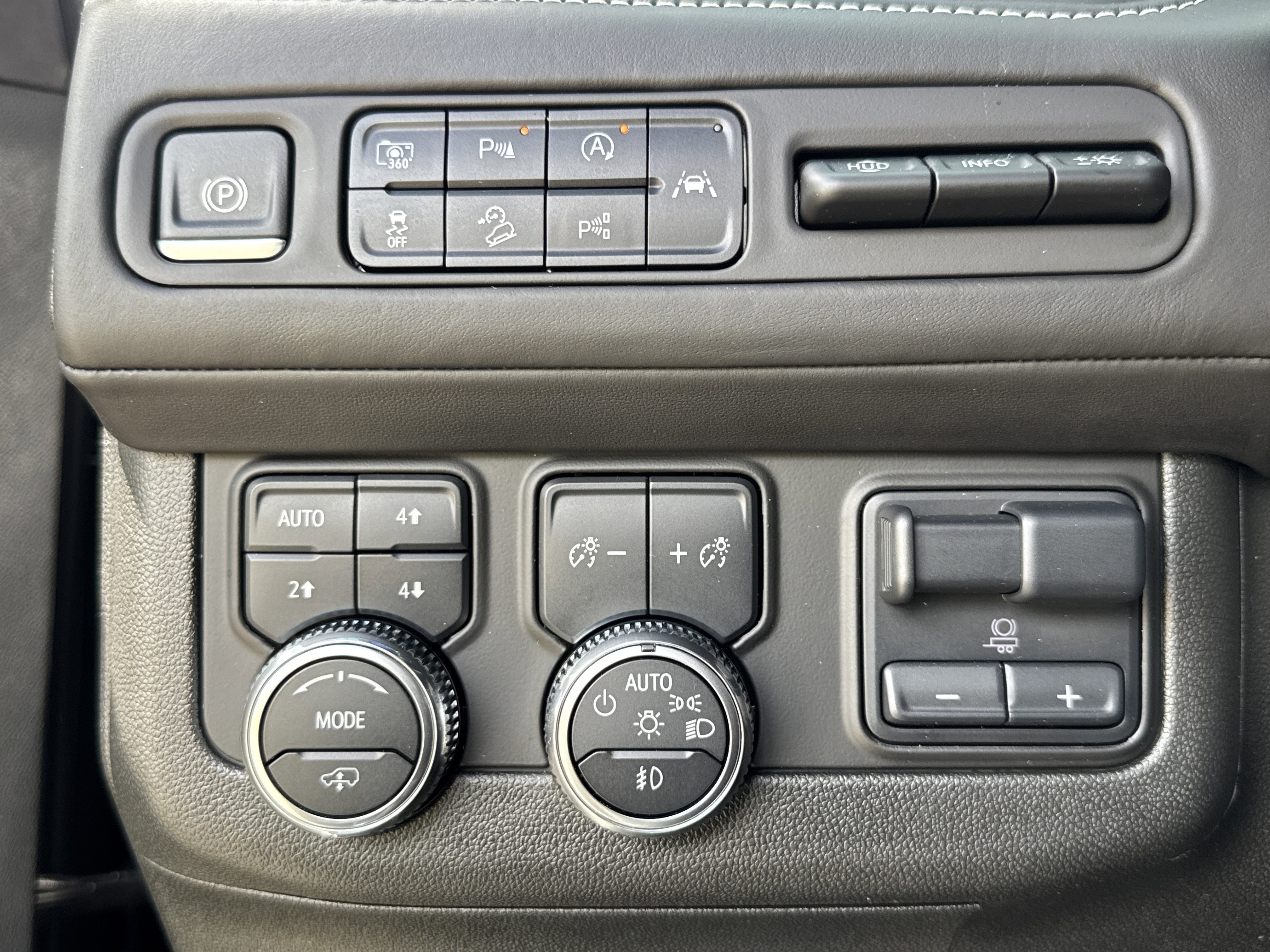 Used 2024 GMC Yukon Denali Ultimate image 19