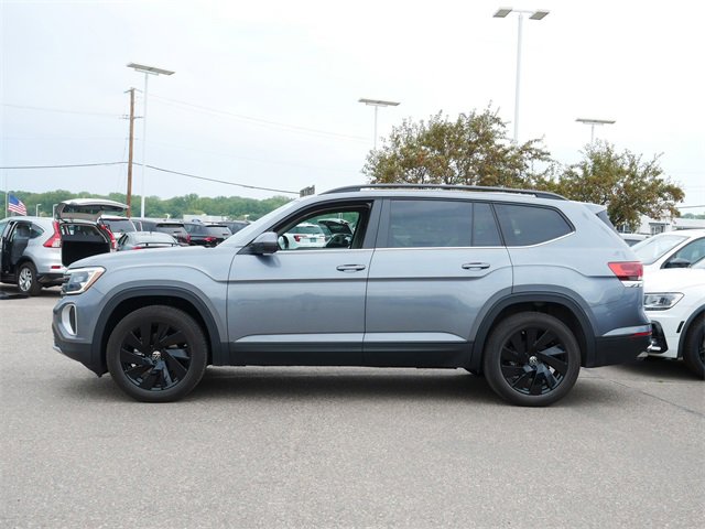 Certified 2025 Volkswagen Atlas SE image 4