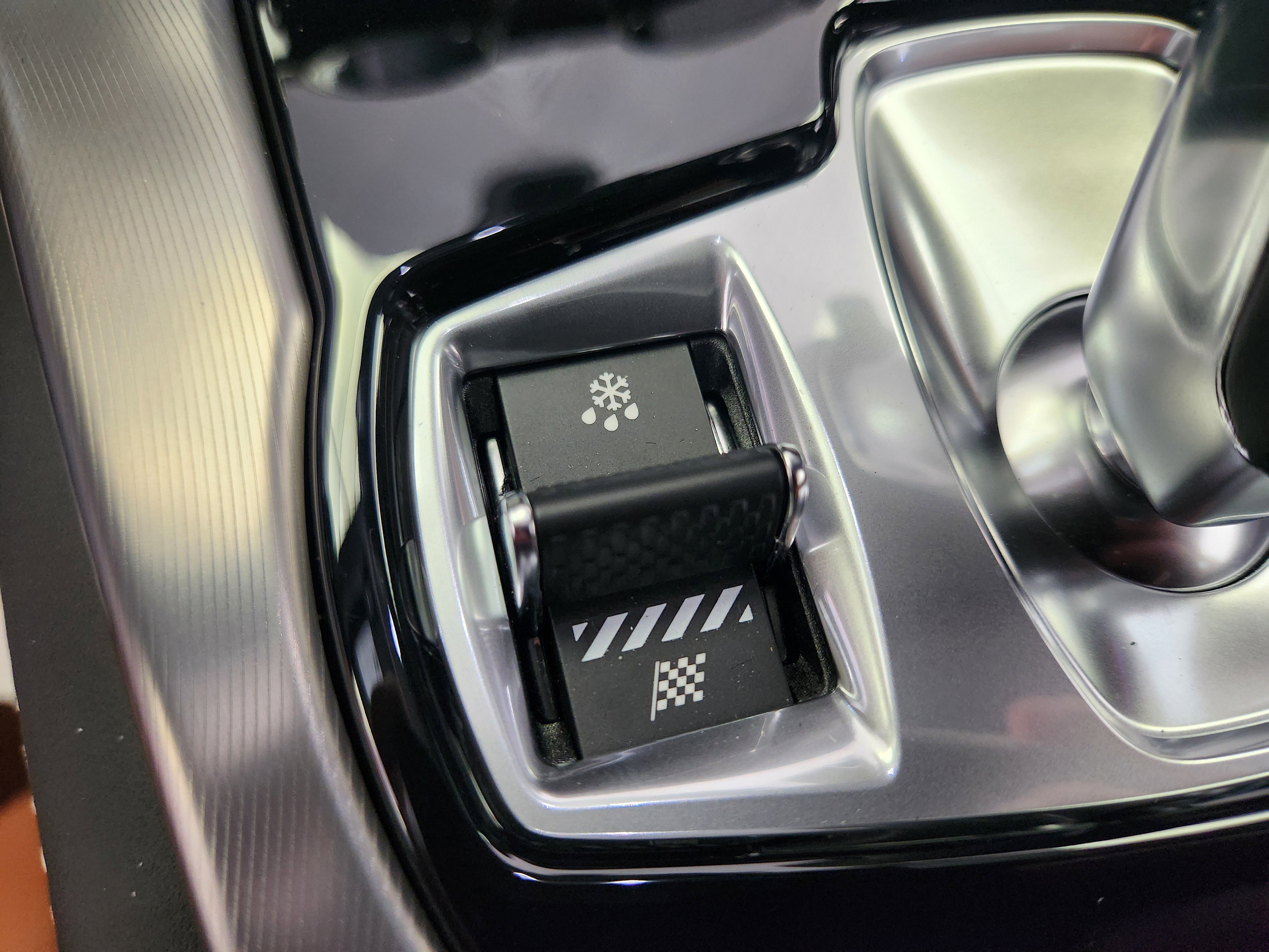 New 2024 Jaguar F-TYPE R image 29