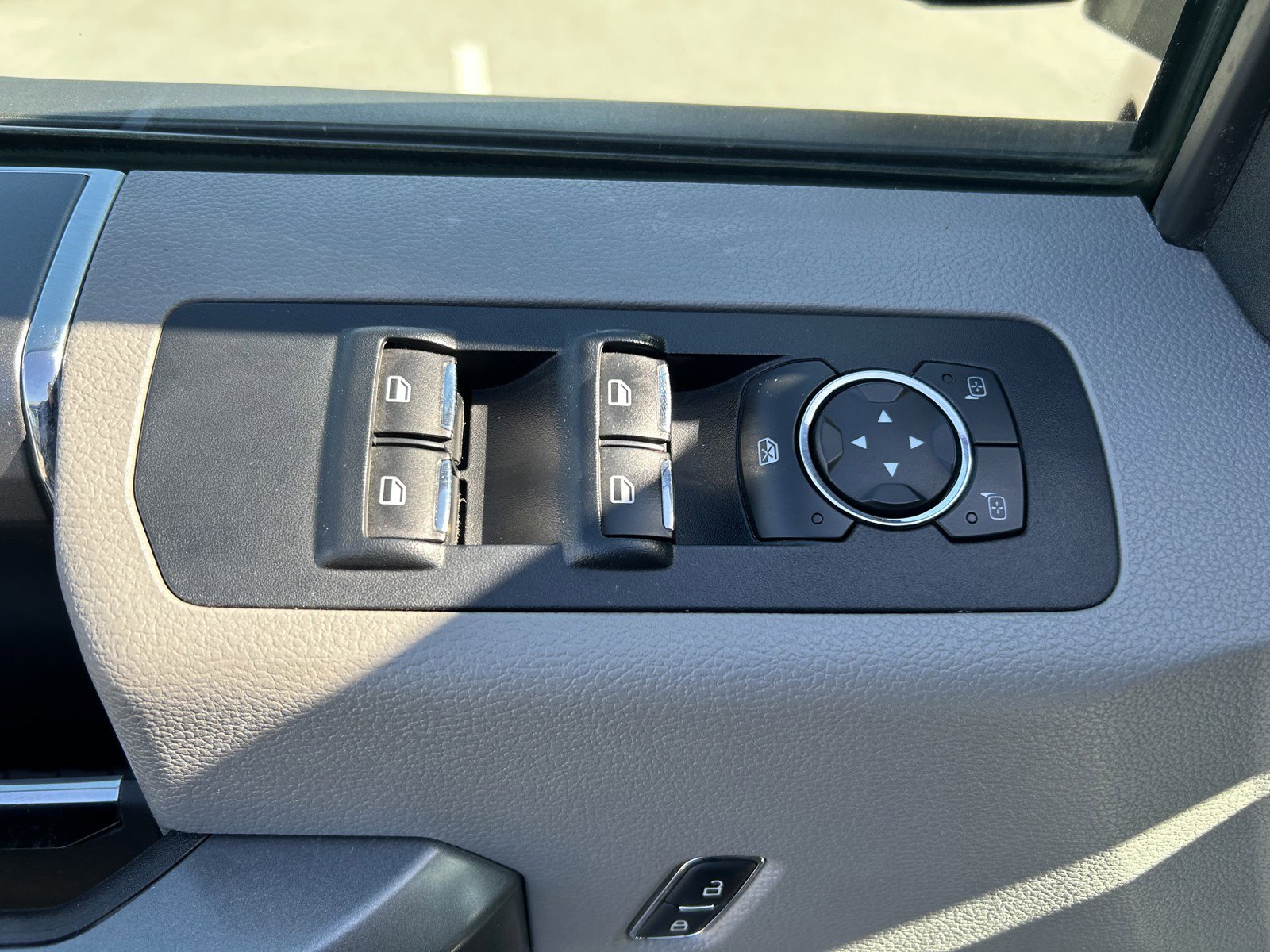 Used 2015 Ford F150 XLT w/ Equipment Group 302A Luxury image 11