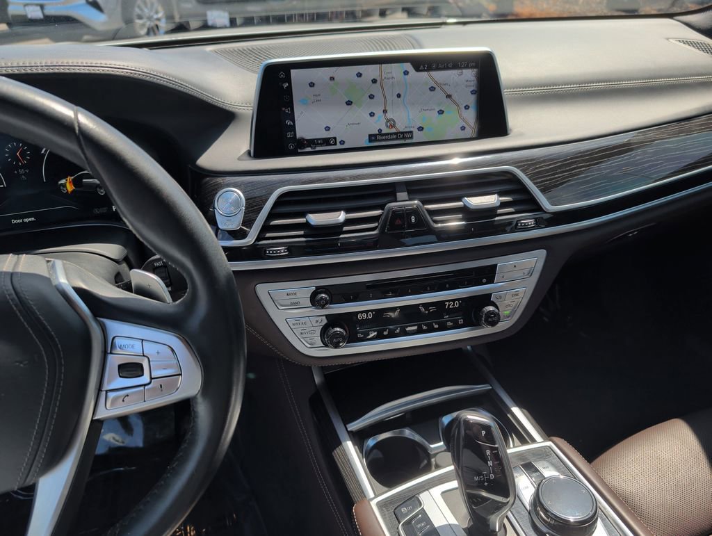 Used 2016 BMW 750i xDrive AWD/4WD image 9