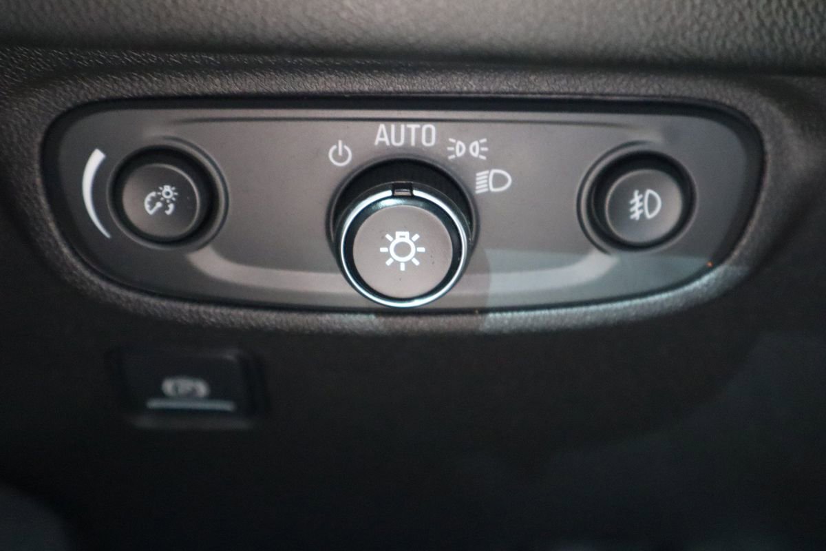 Used 2022 GMC Terrain SLT image 29