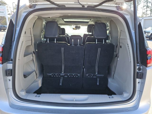 Used 2024 Chrysler Pacifica Limited image 13