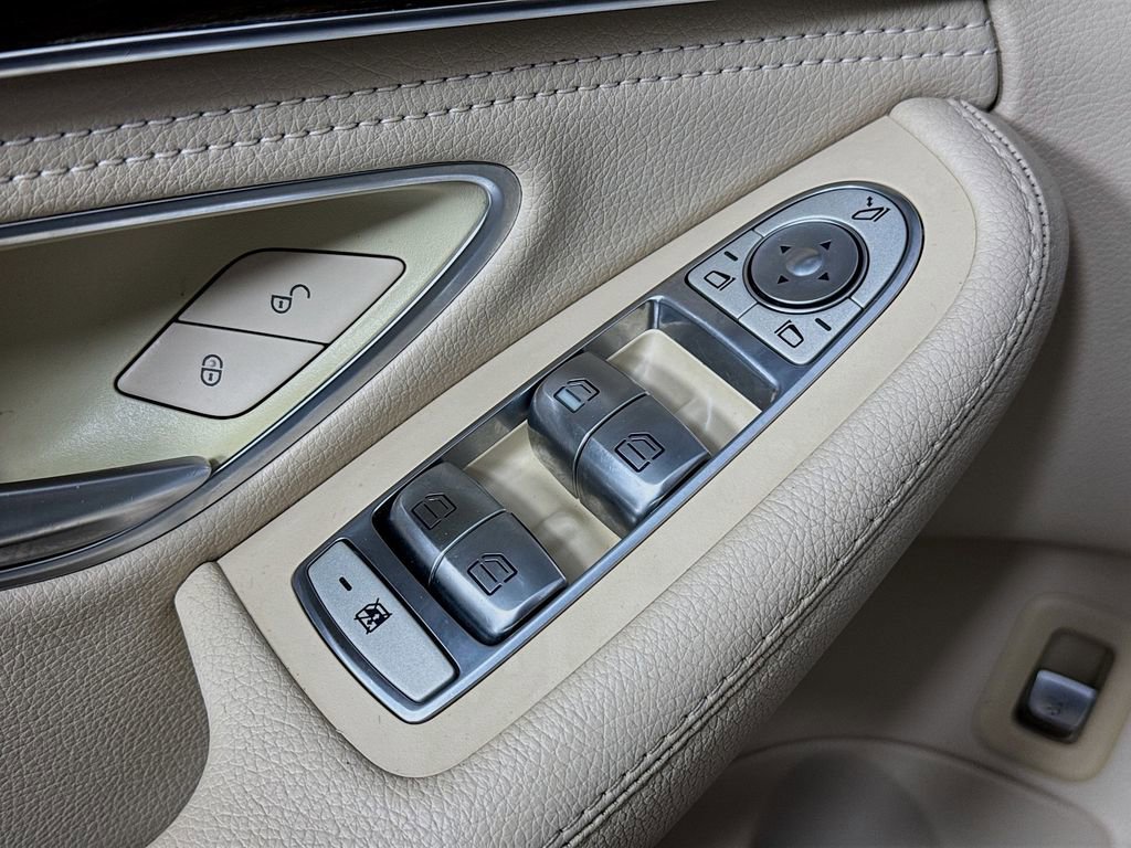 Used 2015 Mercedes-Benz C 300 Sedan image 12