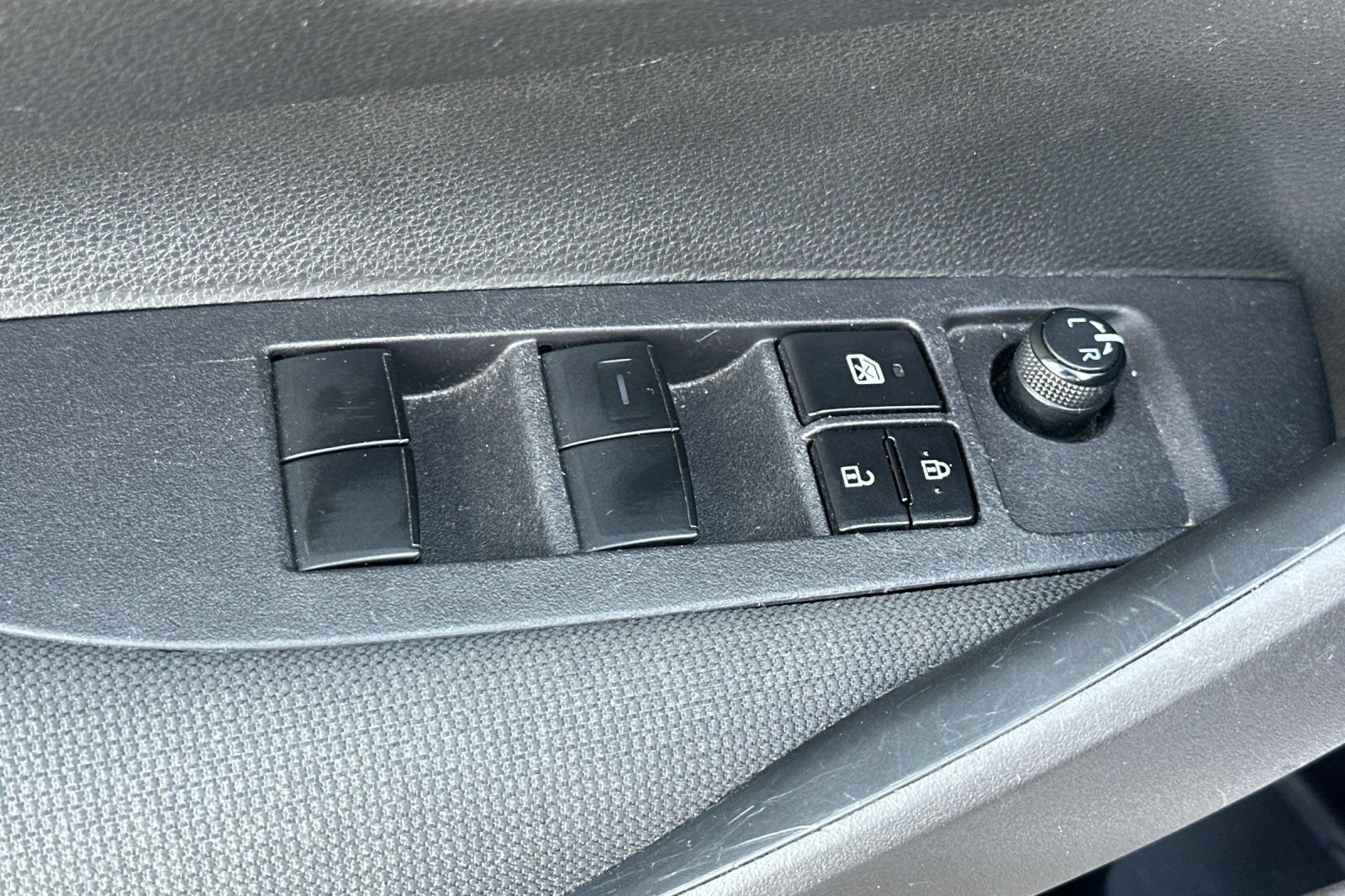 Used 2024 Toyota Corolla LE FWD image 12