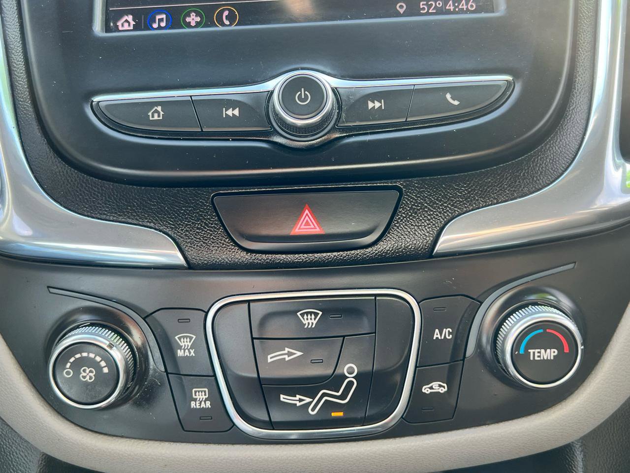 Used 2020 Chevrolet Equinox LS image 21