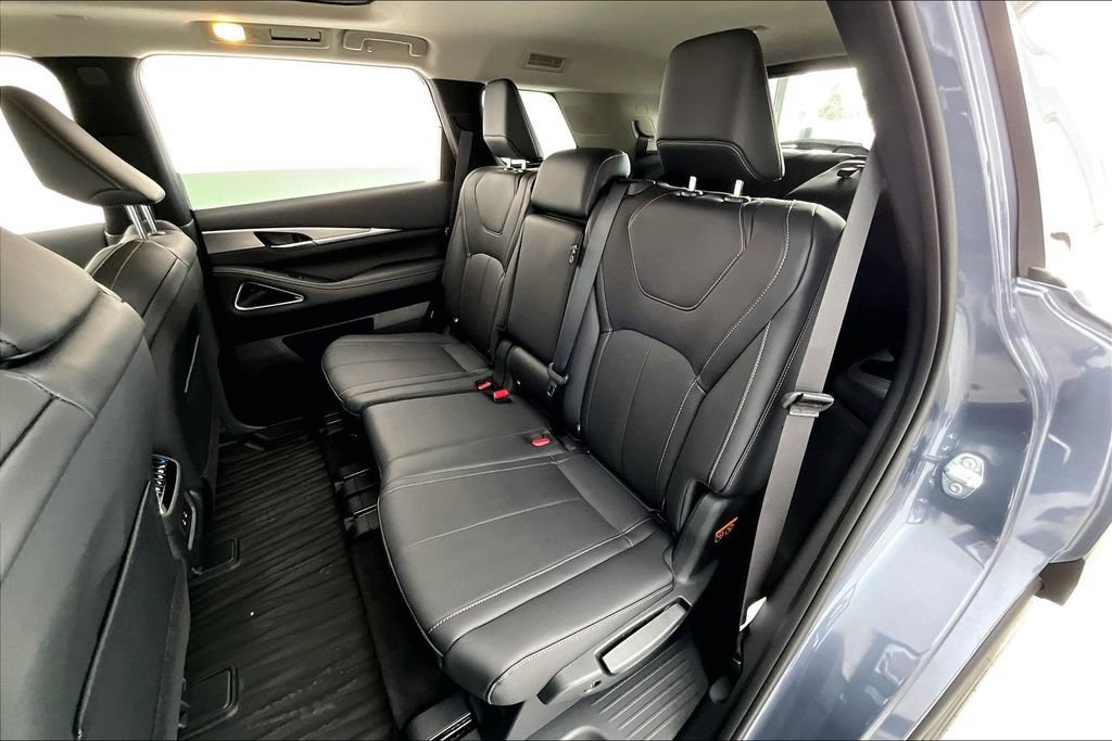 New 2027 INFINITI QX60 Luxe w/ Cargo Package FWD image 20