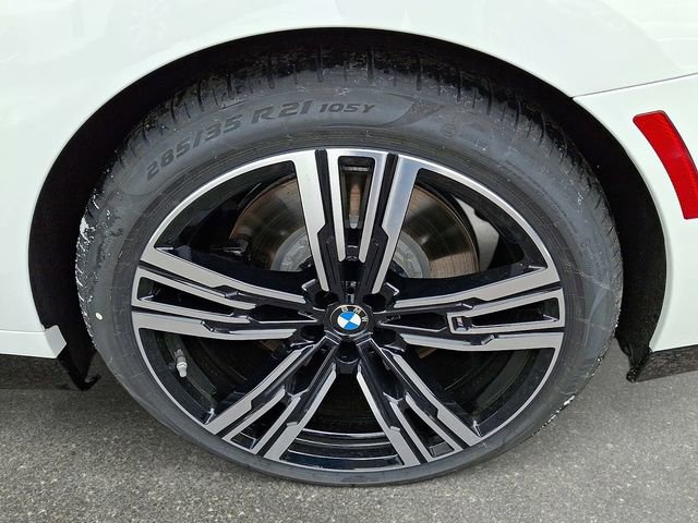 New 2026 BMW 760i xDrive w/ Premium Package image 8