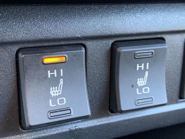 Certified 2023 Toyota Corolla Cross XLE image 28