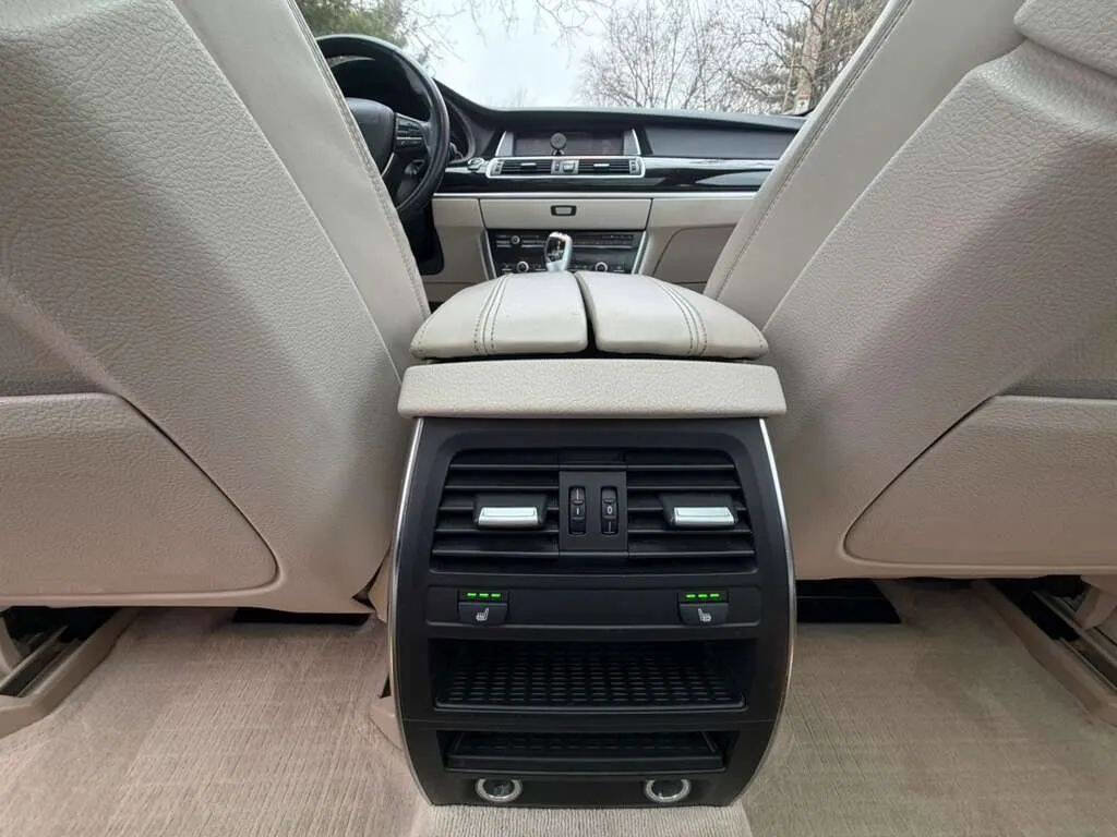 Used 2014 BMW 535i Gran Turismo xDrive image 9